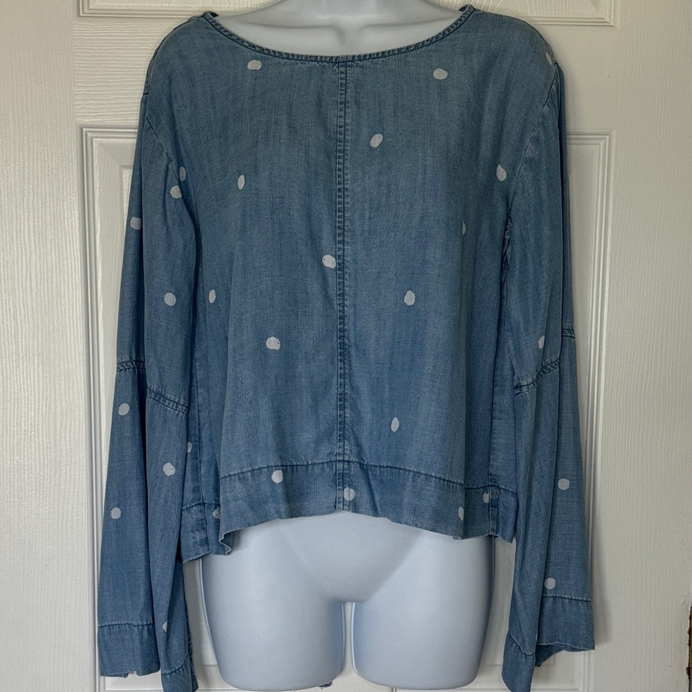 Anthropologie cloth & stone chambray flare sleeve